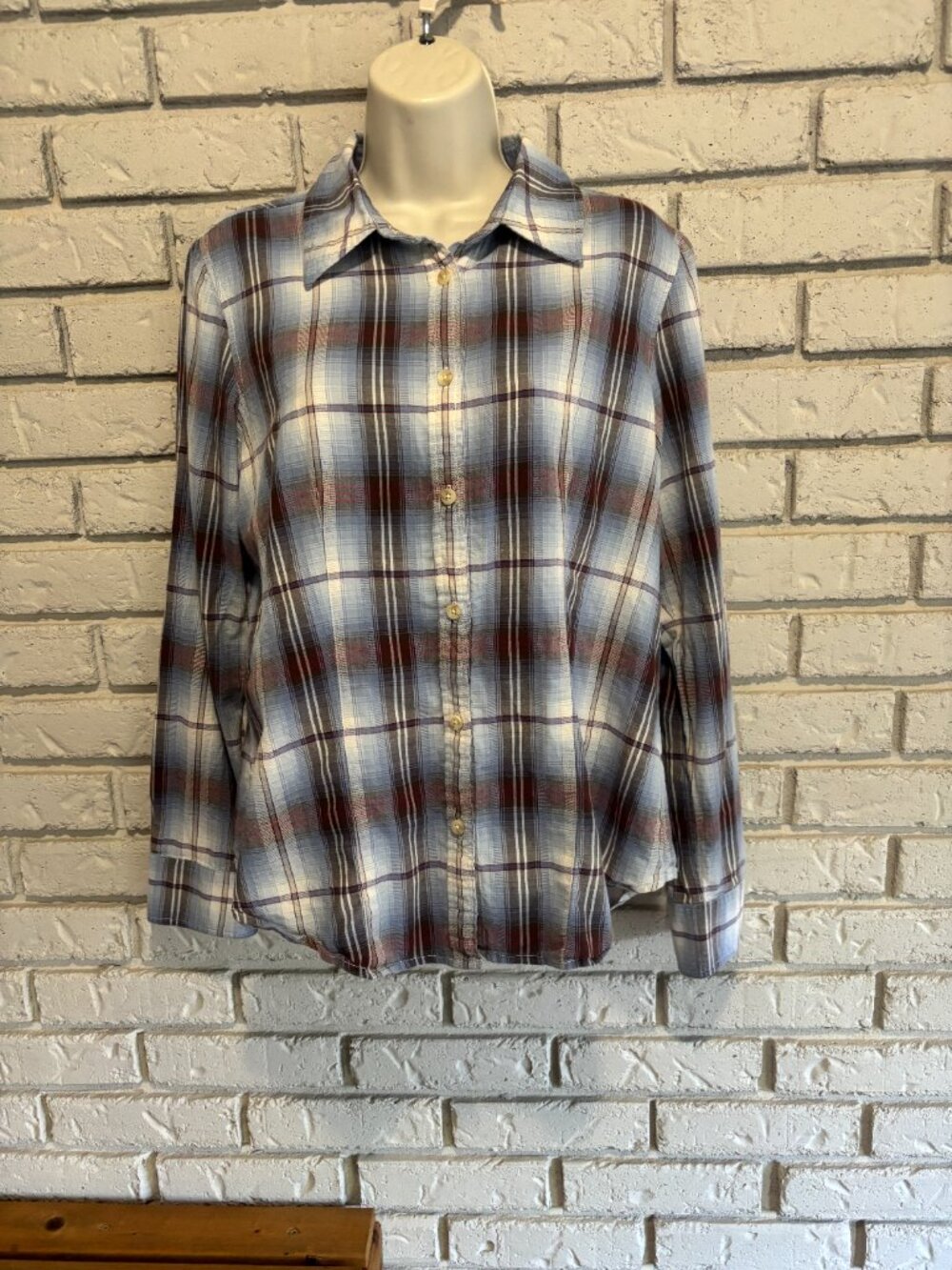Pendleton Women's Long-Sleeve Ombre Plaid Blouse Size Large Blue Cream Bur